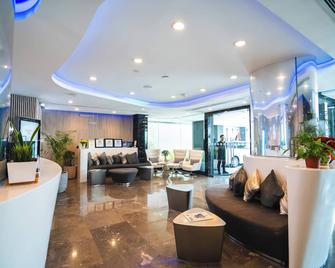 Maagiri Hotel - Insula Male - Lobby
