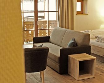 Mammhofer Suite & Breakfast - Oberammergau - Sala de estar
