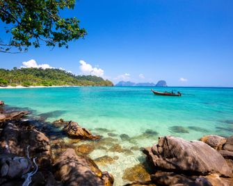 Koh Ngai Camping Restaurant - Ko Ngai - Beach