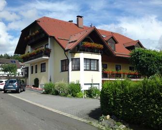 Gästehaus am Sonnenhang - Erbendorf - Edificio