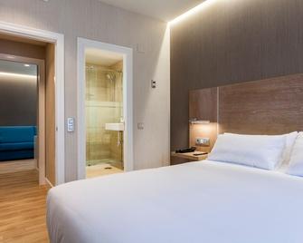 إن إتش أوفيدو برينسيبادو - أوفييدو - غرفة نوم