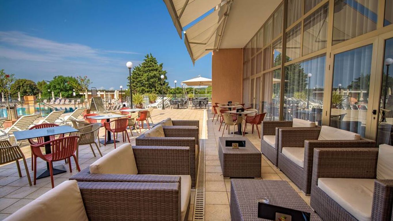 أرينا هوتل هوليداي