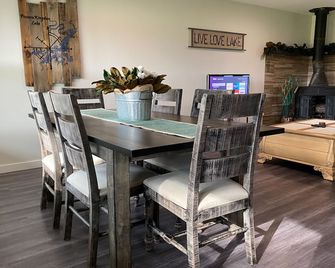 The Lazy Possum Cottage @ Pk - Graford - Comedor