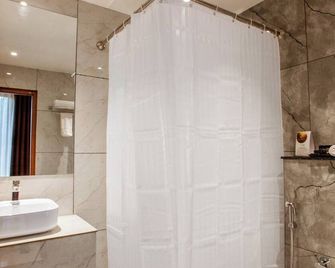 Park Residency Pallom - Pala - Bathroom