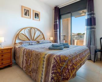 Spacious family apartment on Costa Daurada shore - L'Hospitalet de l'Infant - Chambre