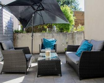 House with shared pool 3.5 km from the beach - Guérande - Patio