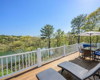 Lake front, Near Beach, AC, WiFi, Pet Friendly near Bike Path - Chatham - Balcon