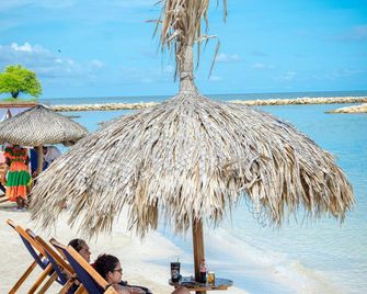 Palmarito Beach Hotel - Tierra Bomba - Strand