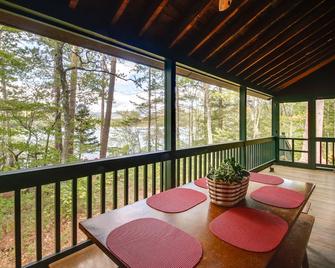 Private Island with 2 Cottages on Kezar Lake! - Lovell - Balcony