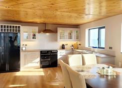 The Pilot Station - Carlingford - Kitchen