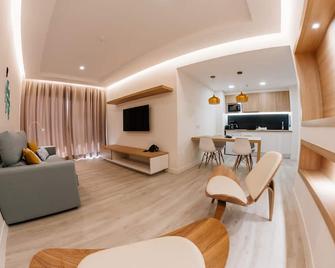 Ohasis Boutique Suites - Arona - Stue