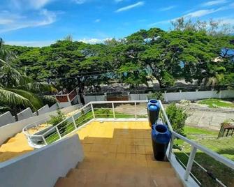 Canoy's Mansion Apartelle in Dalaguete Cebu - Dalaguete - Balcony