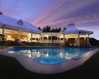 科西涅島飯店 - 式 - 普拉蘭大安塞區 - 游泳池