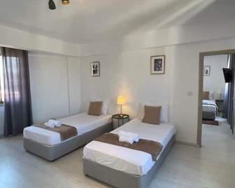 Kings Square Holiday Apartments - Polis Chrysochous - Habitación