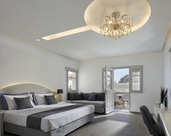 Blue Sea Hotel - קאמארי