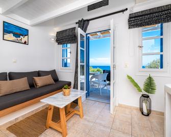 Seaside Breeze - Kamari - Living room
