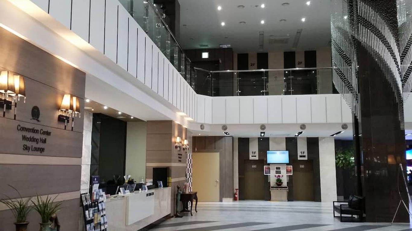 Hyunjin Tourist Hotel