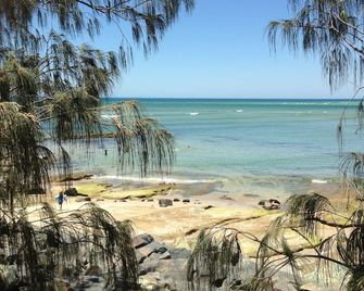 XYL pets friendly opened spacious Seaside Boutique Guest House - Caloundra - Strand