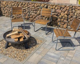 Moderne Maisonette Ferienwohnung im Skandinavischen Stil - Luckau - Innenhof