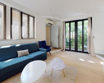 Stunning And Luxurious 3BR Loft 5min From Paris In The Heart Of Boulogne - Boulogne-Billancourt - Soggiorno