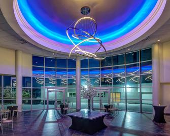 Sheraton Eatontown Hotel - Eatontown - Lobby