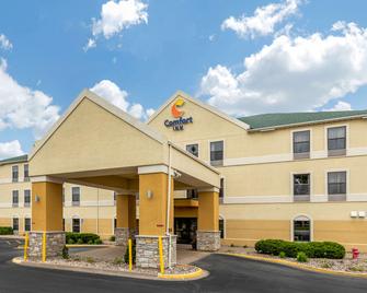 Comfort Inn Walcott near Davenport - Walcott - Building