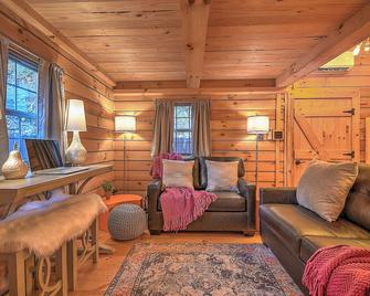 Monarch Mountain Cabins Cabin A Tennessee Thyme - Elizabethton - Sala de estar