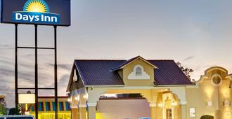 Days Inn by Wyndham Louisville Airport Fair and Expo Center - Λούισβιλ - Κτίριο