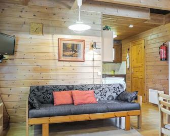 Holiday Home Lomamaja 3 by Interhome - Raattama - Sala de estar