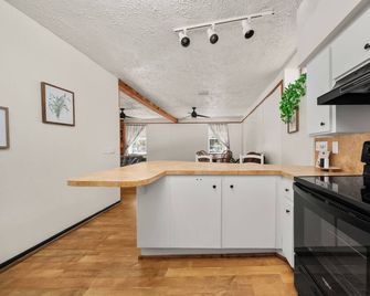 Circle Overlook-Downtown Apartment Stay - Sebring - Küche