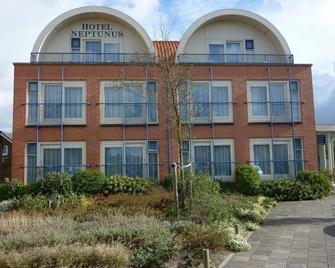 Hotel Neptunus - Egmond aan Zee - Будівля