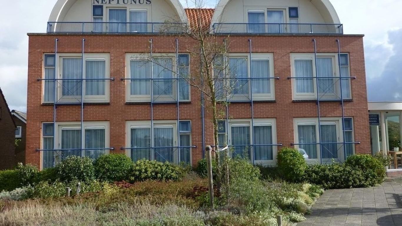 هوتل نيبتونوس