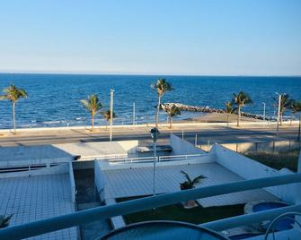 Condo in front of ocean with pool and ocean view and in front of the beAch - Boca del Río - Balcony