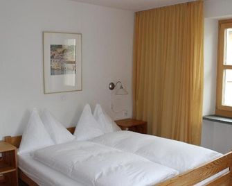 Palazzo Mysanus Samedan - Samedan - Schlafzimmer