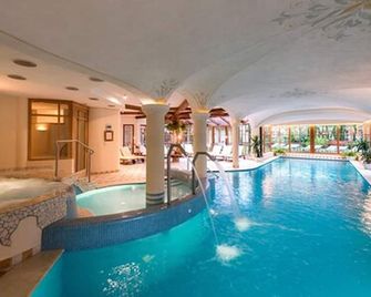 Hotel Spitaler - Frangarto - Piscina