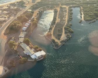 Pelican Point Waterfront Resort - Carnarvon - Building