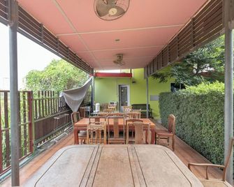 Ruai Thong Pong Pai Resort - בנגקוק - מרפסת