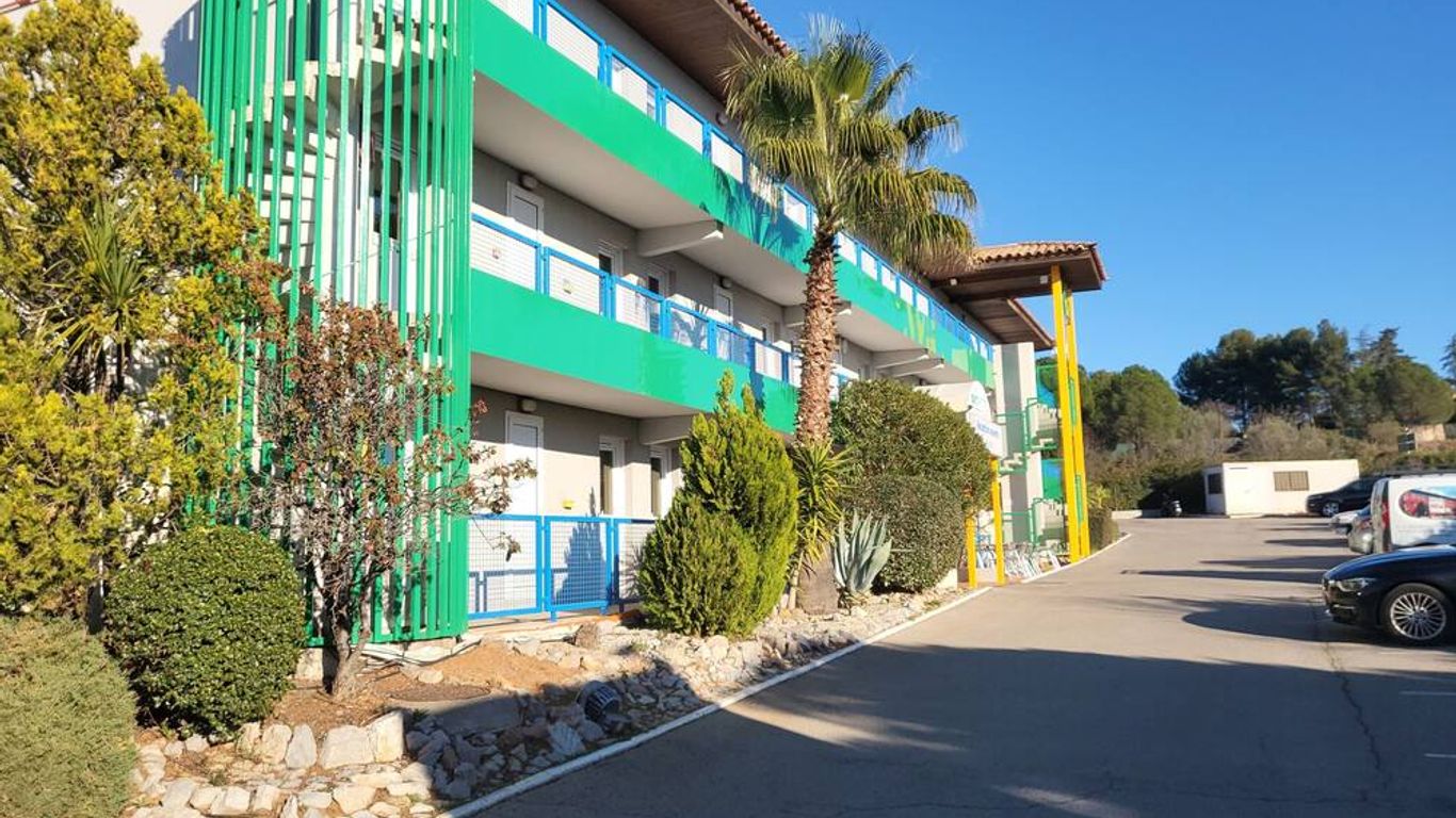 بريت هوتل إسينثيال سيت بالاروك