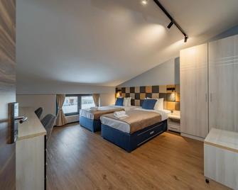 Hotel Garni Vizura Sport - Belgrado - Habitación