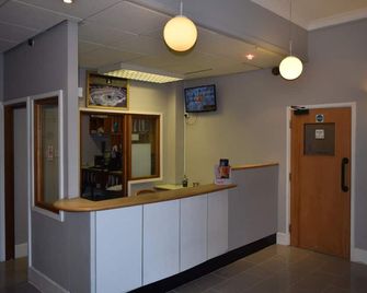 York Hotel - Ilford - Front desk