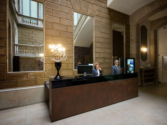 Catalonia Portal de l'Angel - Barcelona - Front desk