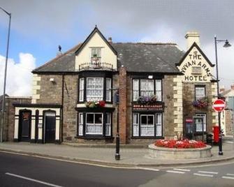 The Vyvyan Arms Hotel - Camborne - Building