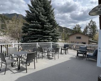 Destination Inn - Radium Hot Springs - Balcón