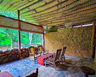 Elephant paradise Safari lodge - Udawalawa - Patio