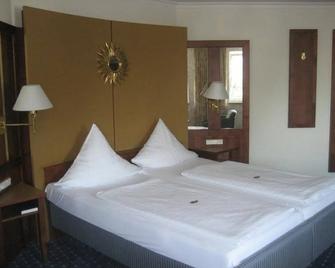 Hotel-Gasthof Maisberger - Neufahrn bei Freising - Bedroom