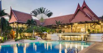 Deevana Patong Resort & Spa (Sha Plus+) - Bãi biển Patong - Bể bơi