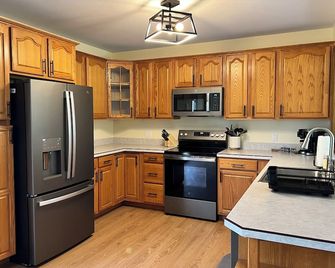 The Cozy Cottage! Private 1-bedroom cottage in a peaceful setting in Ottsville - Ottsville - Kitchen