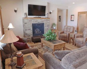 Greystone Crossing Suite #12 - Heyburn - Sala de estar