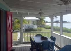 Grand Turk Ocean Front Cottage On Beautiful Pillory Beach - Cockburn Town - Patio