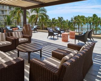 Aston Waikiki Beach Tower - Honolulu - Bygning
